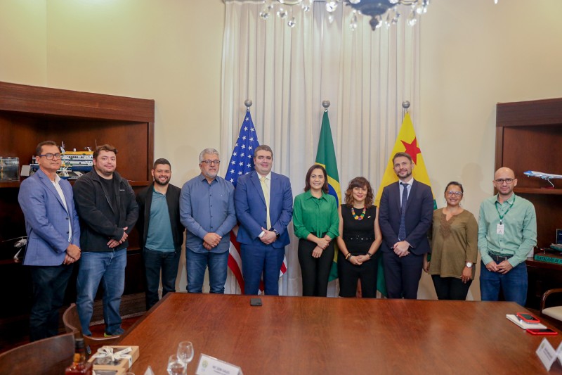 Governo se reúne com representantes da embaixada americana no Brasil para discutir políticas ambientais