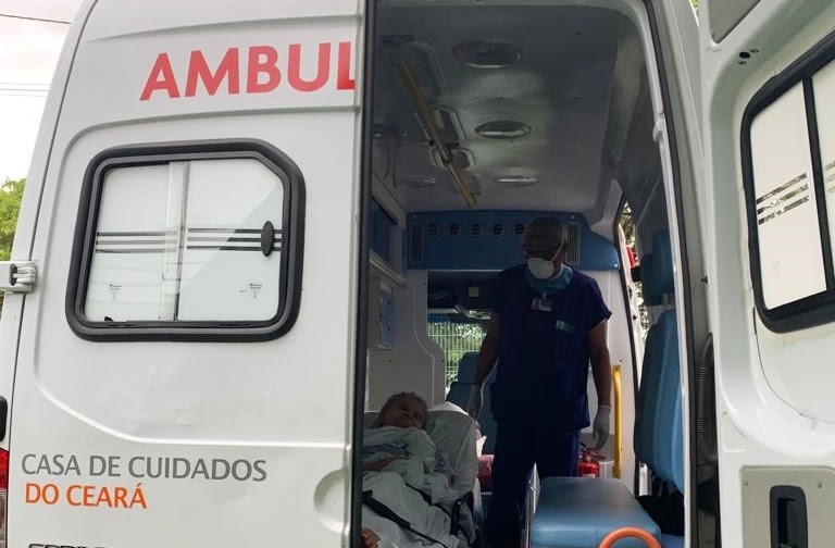 Casa de Cuidados agora possui ambulância exclusiva para pacientes