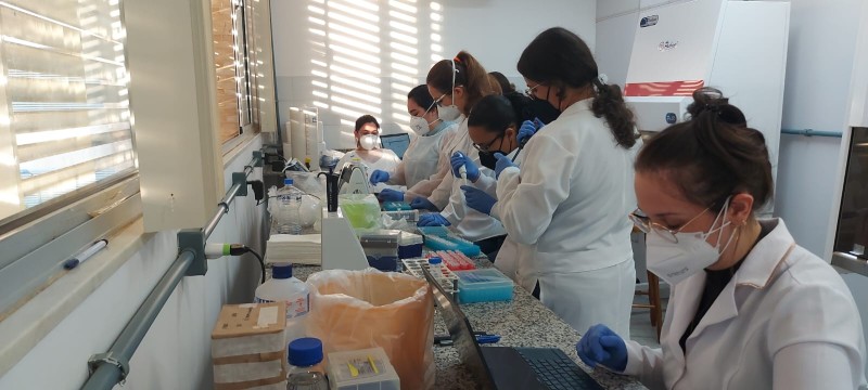 Parceria Ufba e SMS, trabalho sobre perfil de infectados pela Covid-19 no município é publicado em revista internacional