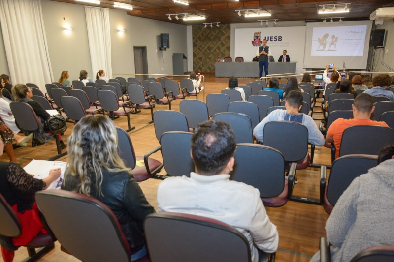 Experiência de Vitória da Conquista no cumprimento da Lei da Escuta Protegida é apresentada durante curso na Uesb