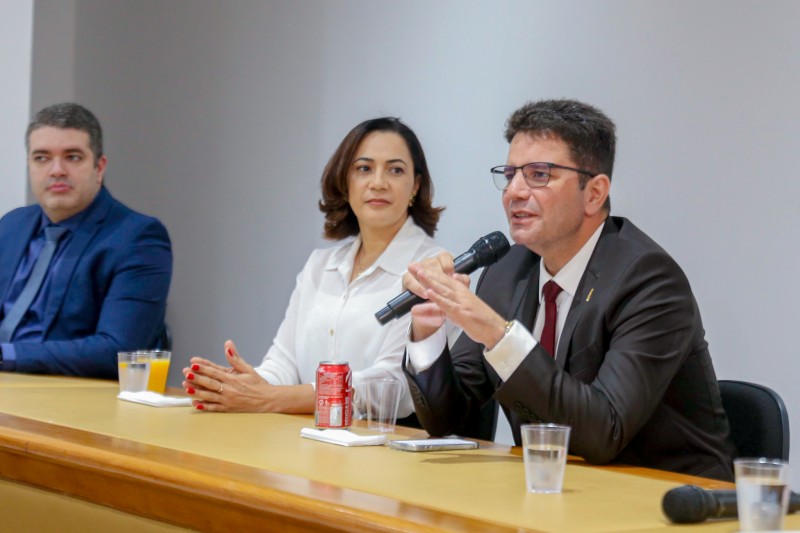 Gladson se reúne com equipe de secretários e presidentes de autarquias para estabelecer metas do novo governo