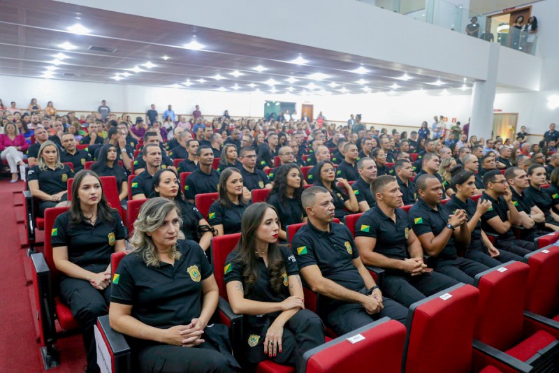 Governo forma mais de 150 novos policiais civis e fortalece segurança pública no estado