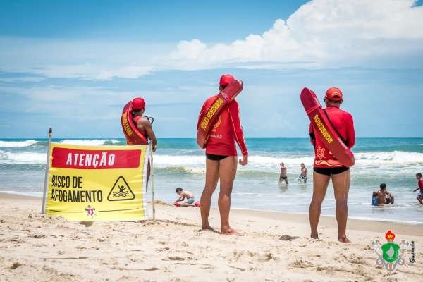 Guarda-vidas do CBMCE salvaram 11 pessoas na Praia do Futuro na primeira semana de novembro