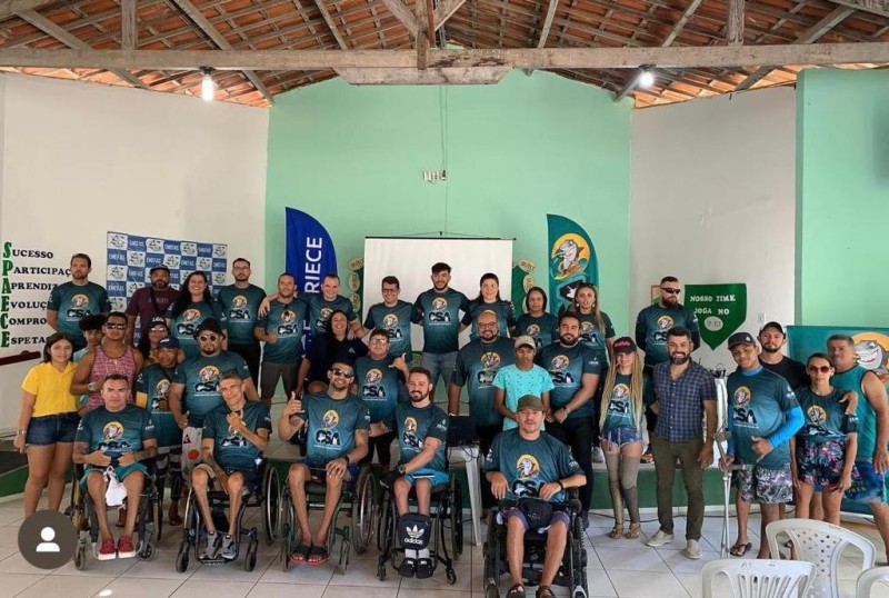 2ª Clínica de Surf Adaptado teve a participação de 60 paratletas em Paracuru