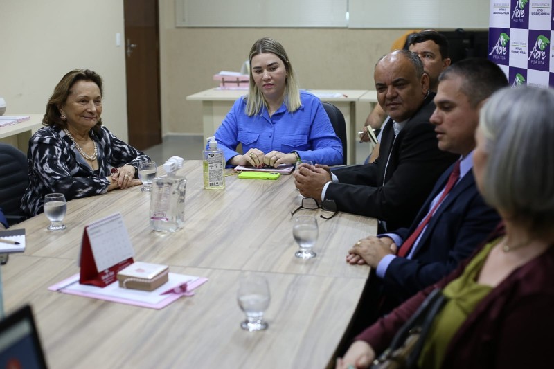 Governo e Poder Judiciário montam estratégias para atendimento à mulher vítima de violência