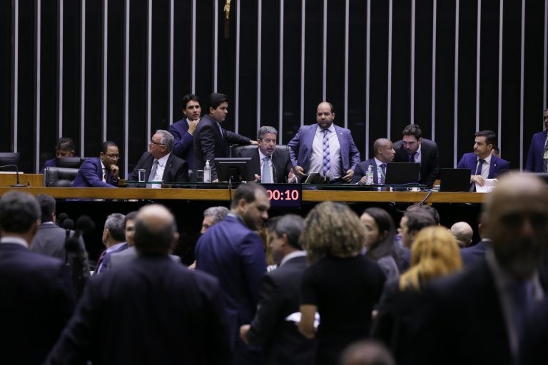 Câmara aprova projeto que cria o Código de Defesa do Contribuinte