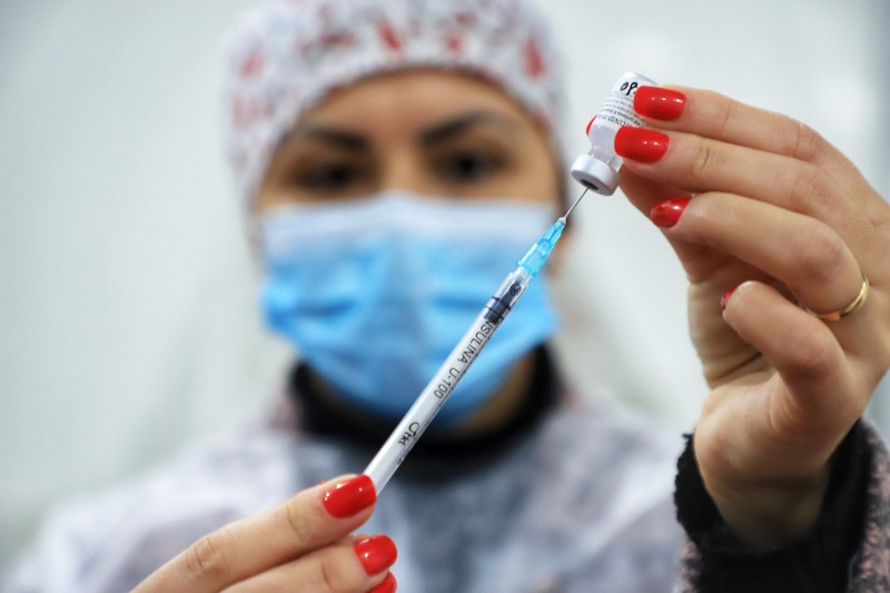 Capacitação ajuda profissionais na aplicação da vacina contra Covid-19 em menores de três anos