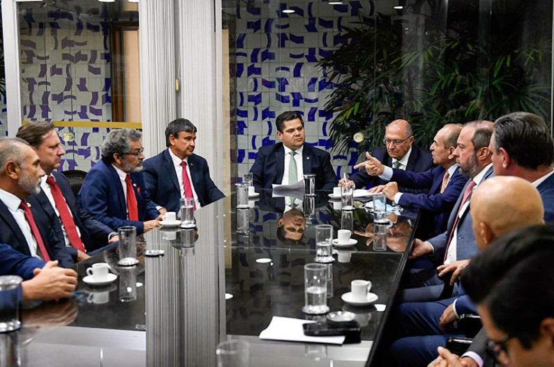 Alckmin entrega ao Senado proposta da PEC da Transição