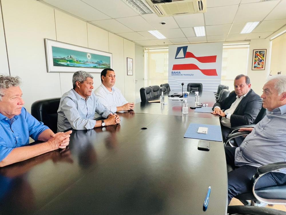 Jerônimo reúne equipe de transição e discute proposta de reforma administrativa.