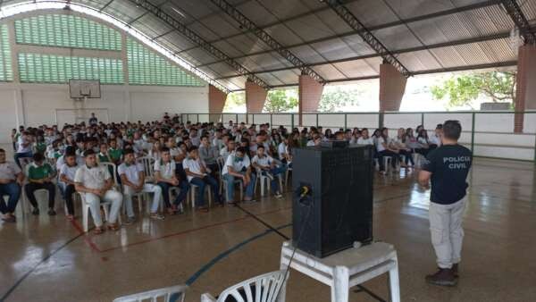 PC-CE realiza palestra sobre o combate às drogas em escola na Região Norte do estado