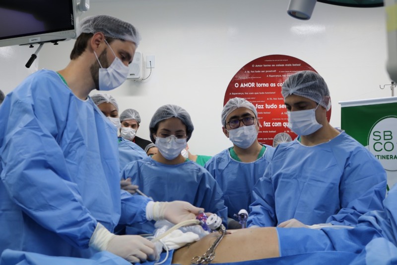 Na FCecon, cirurgiões realizam capacitação em câncer colorretal