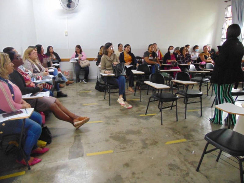 Professores dos 2º e 5º anos da rede municipal participam da quarta devolutiva do Projeto Aprova Brasil