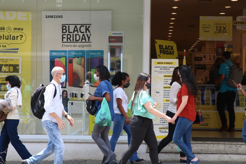 Especialistas listam dicas de cuidados nas compras da Black Friday 