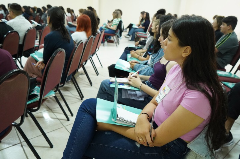 Alunos de escolas estaduais integrais participam de ações para estimular o protagonismo