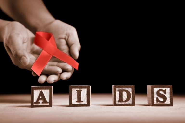 Dia Mundial de Combate a Aids: informação e prevenção são fundamentais para eliminar a doença até 2030