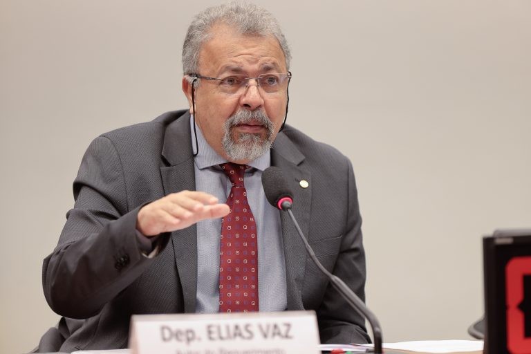 Comissão aprova projeto que altera composição dos conselhos do idoso