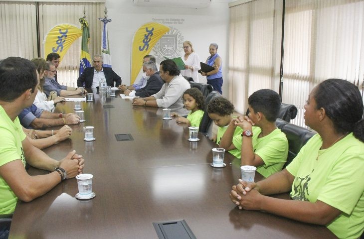 Governo faz parceria para ampliar programa que leva aulas de ciclismo para escolas estaduais