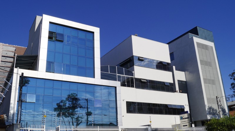Editora paranaense completa 20 anos com 57 mil clientes na carteira