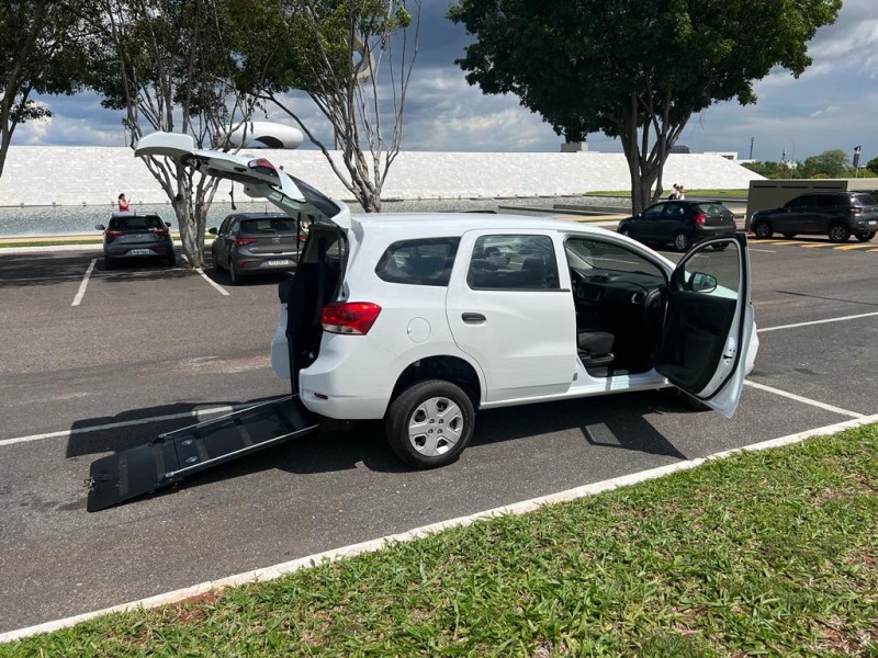 Governo do Estado adquire carro para transporte de pacientes catarinenses da Rede Sarah em Brasília