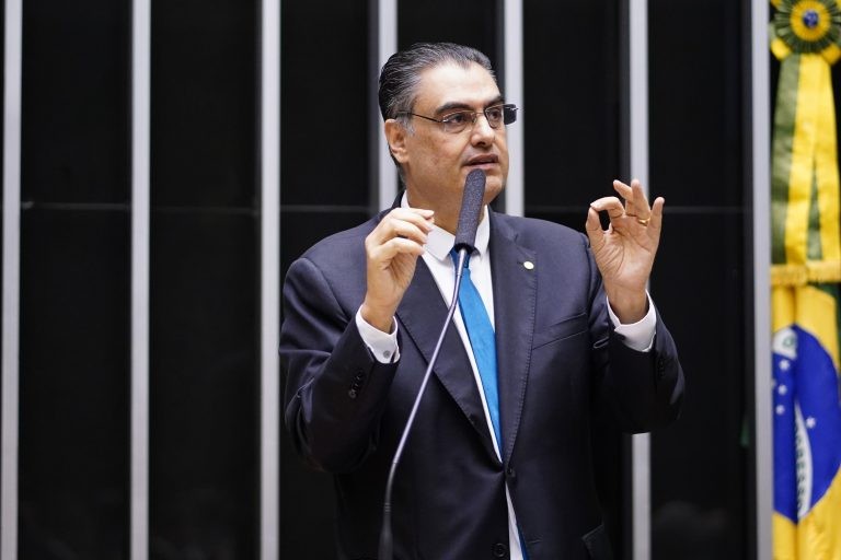 Câmara aprova projeto que regulamenta o lobby