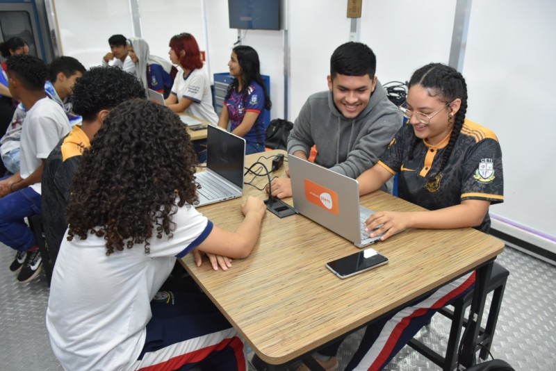 Academia Stem/UEA oferece curso gratuito de robótica em Presidente Figueiredo