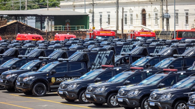 IGP de Caxias recebe três novas viaturas do Governo do Estado