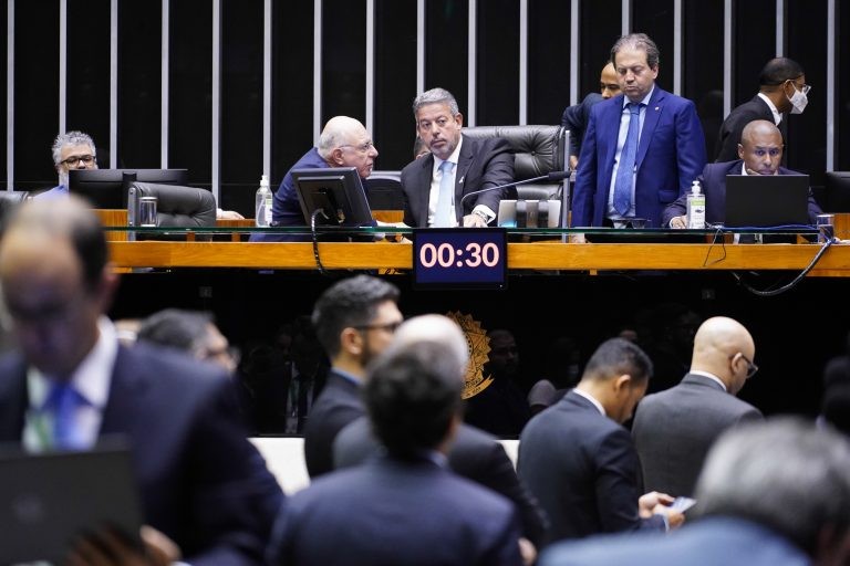 Câmara aprova projeto que prevê ações de prevenção do sofrimento psíquico entre jovens