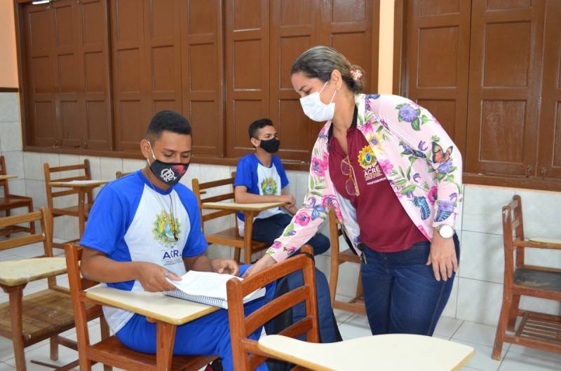 Governo do Estado anuncia pagamento de abono salarial aos servidores da Educação