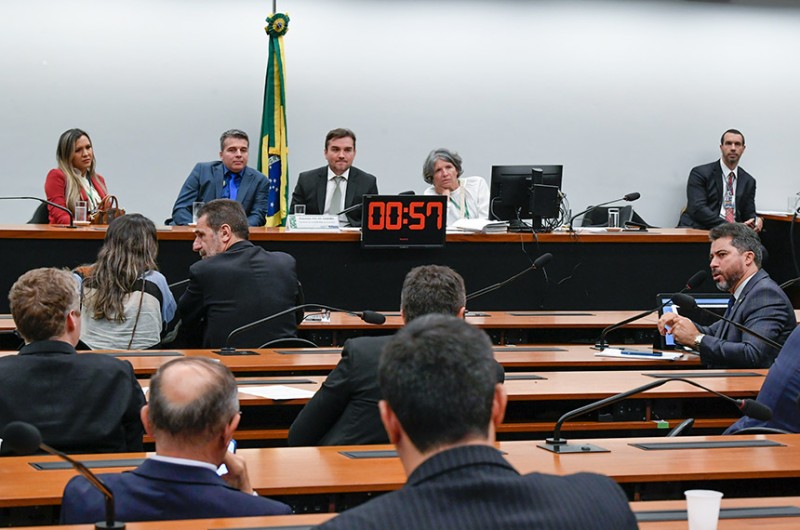CMO aprova contas governamentais com ressalvas