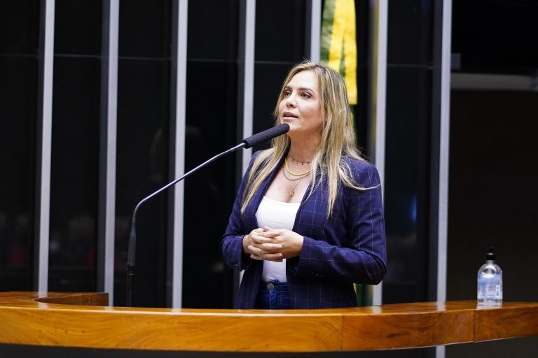 Aprovada urgência para projeto que amplia limite de gastos com publicidade de empresa pública