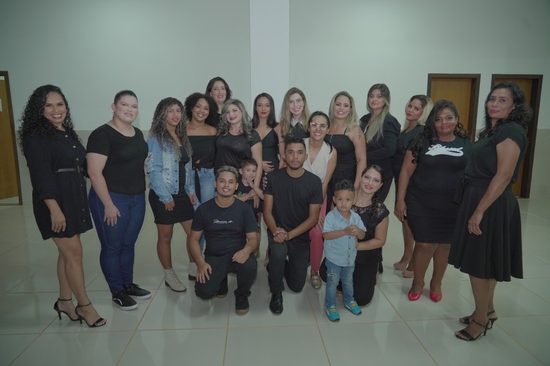 Assistência Social e Senac concluem cursos de massagem, técnicas de maquiagem e corte de cabelo e barba