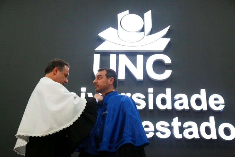 Governador recebe título de Doutor Honoris Causa da Universidade do Contestado