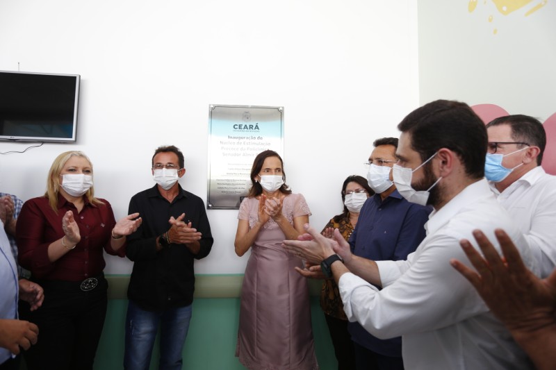Governadora Izolda Cela entrega Núcleo de Estimulação Precoce da Policlínica em Maracanaú