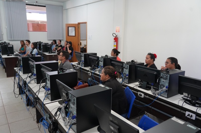 UAB oferece aula inaugural dos cursos de pós-graduação em Lucas do Rio Verde