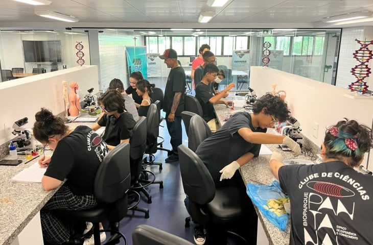 CEAM/AHS lança E-book “Gênius Clube de Ciências” sobre o Atendimento Educacional Especializado