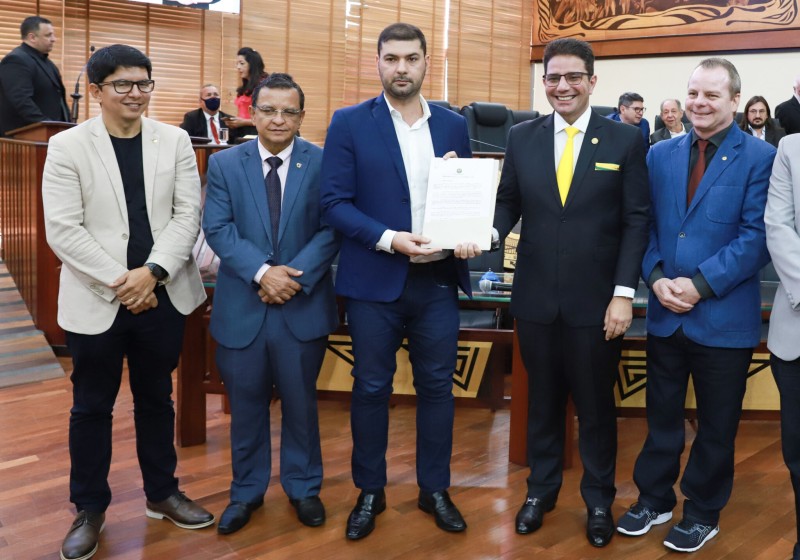 Governador Gladson Cameli entrega à Assembleia Legislativa projeto de Reforma Administrativa para o próximo governo