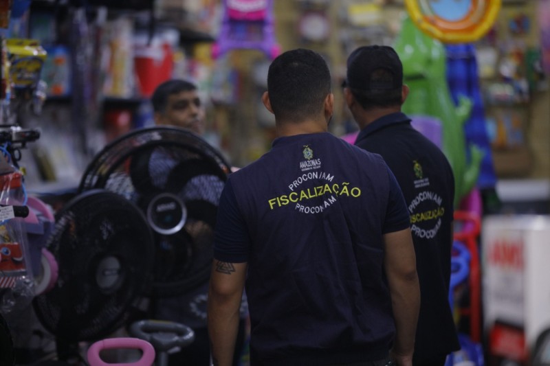 Procon Amazonas faz blitz educativa para preparar comércio para o Natal