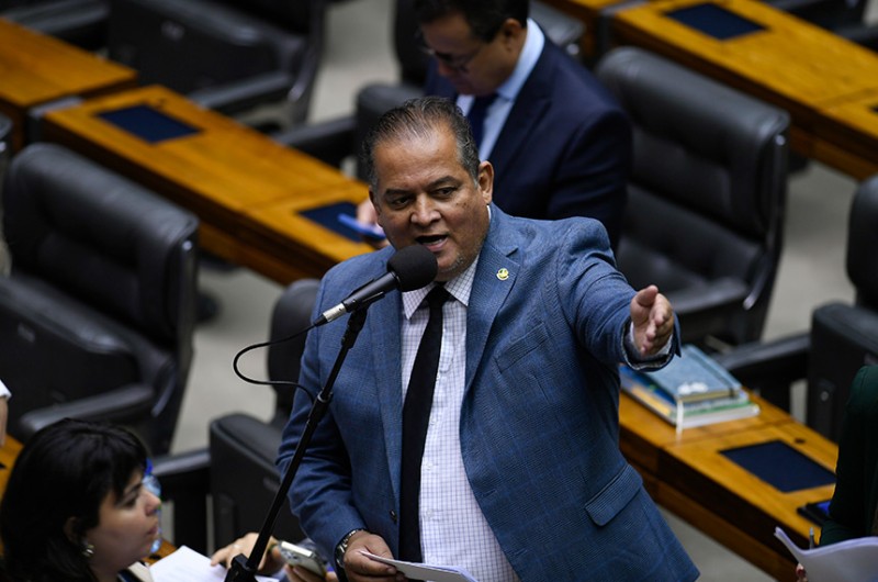 Congresso rejeita veto parcial ao programa Renovar de frotas de ônibus e caminhões