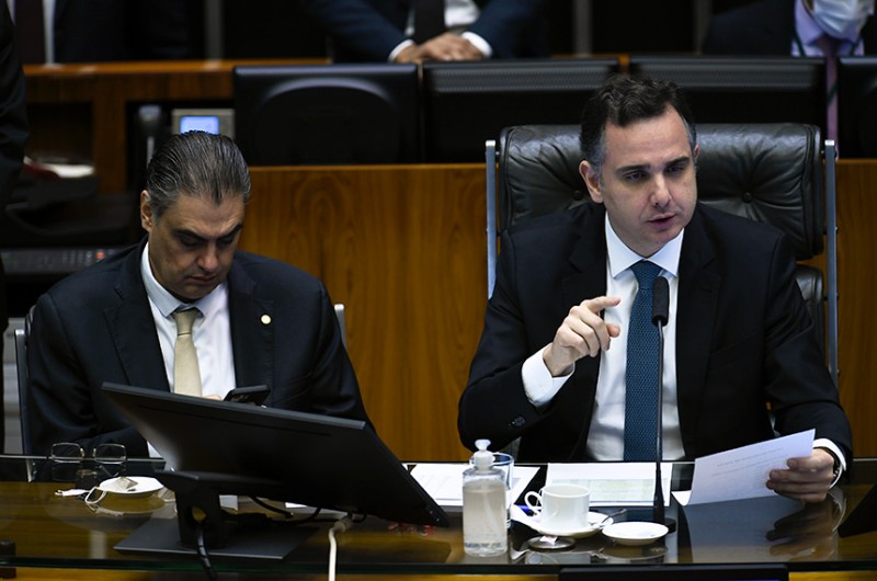 Congresso decide pela manutenção total ou parcial de 12 vetos