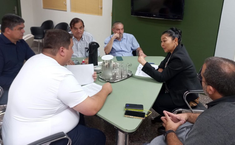 Meio Ambiente recebe empresários israelenses que querem investir na piscicultura