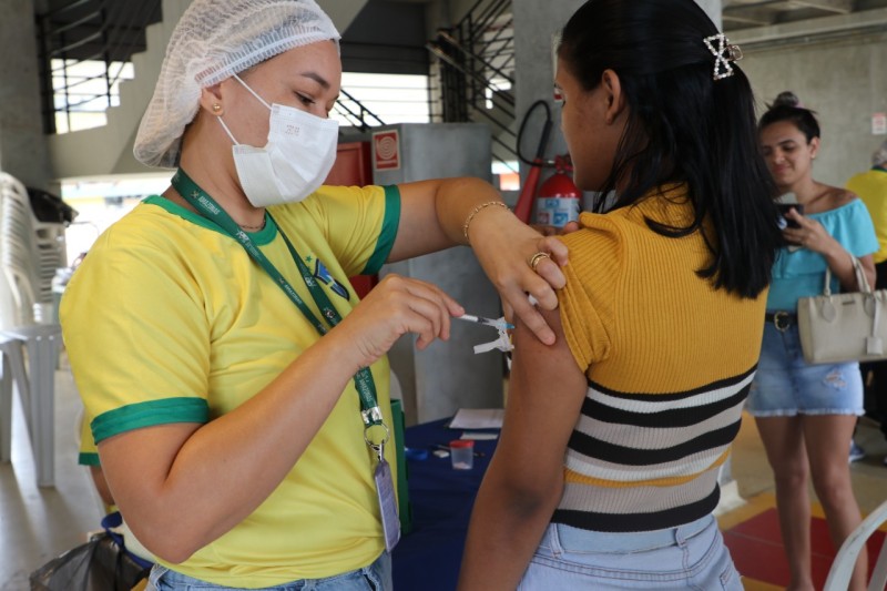 Saúde atualiza boletins da Covid-19, Mpox e vacinação neste domingo (18/12)