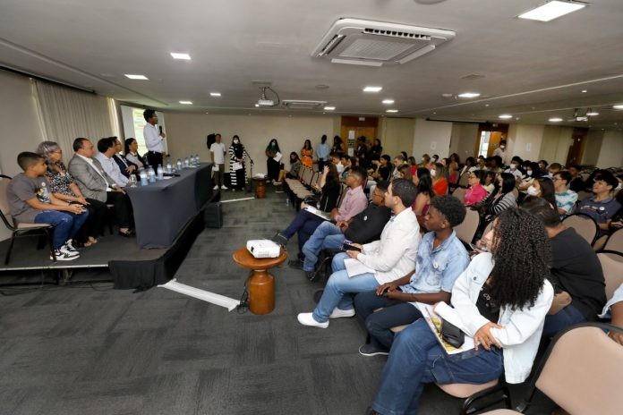 Ouvidoria potencializa participação da juventude no processo de escuta da comunidade escolar