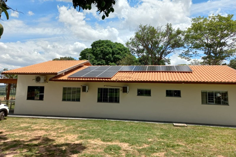 IDR-Paraná começa projeto com placas solares para geração da própria energia