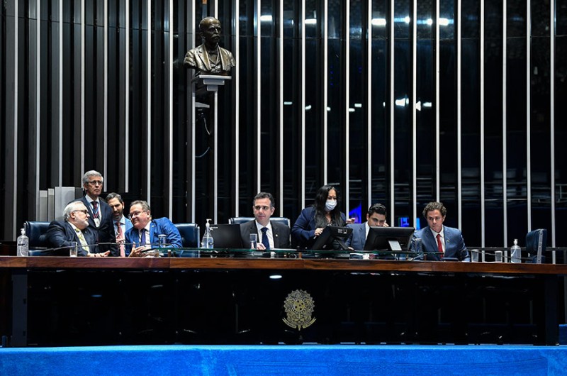 PEC da Transição passa por Senado e Câmara e vai a promulgação