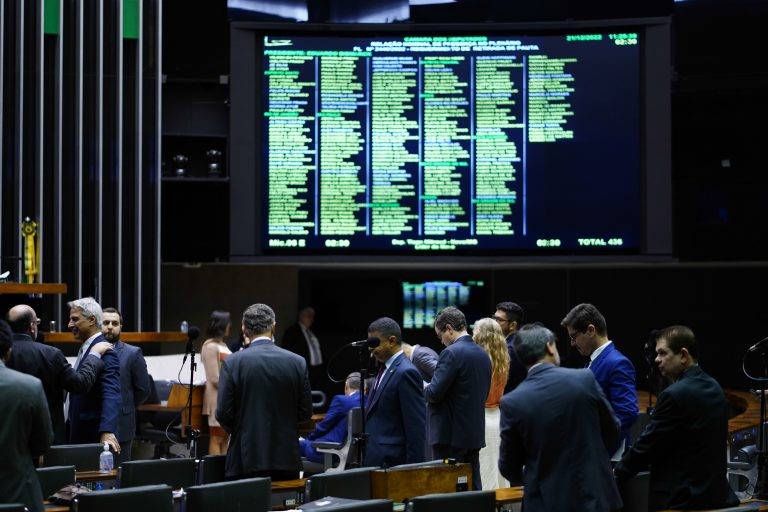 Deputados aprovam projeto que torna CPF o único número de identificação geral no País; acompanhe
