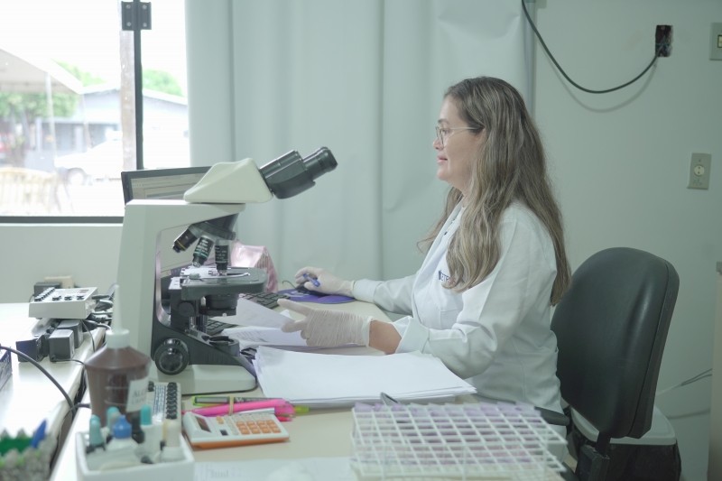Mais de 200 mil exames por ano são realizados no Laboratório Municipal