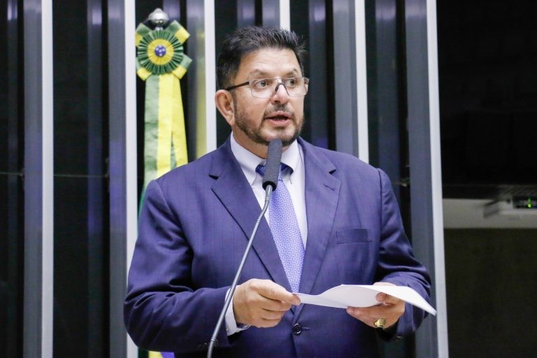 Comissão aprova prioridade contratual para obrigações de concessionárias em trechos urbanos de rodovias