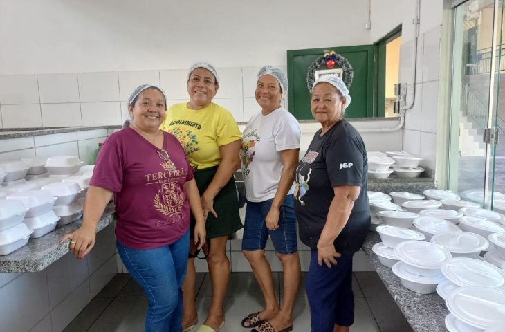 EE Júlia Gonçalves Passarinho agradece ano letivo de 2022 com solidariedade