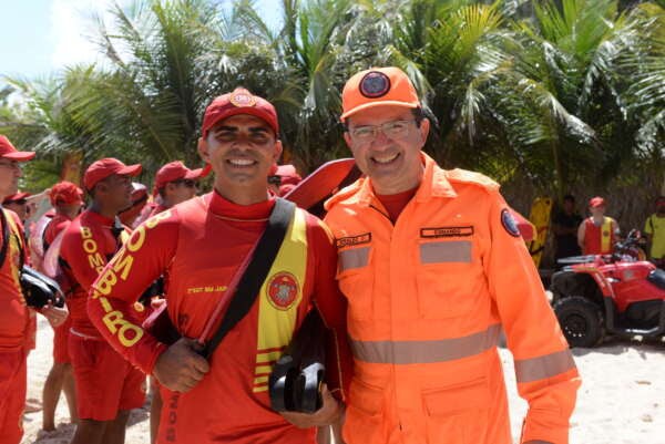 Corpo de Bombeiros Militar promove sargento que ficou à deriva