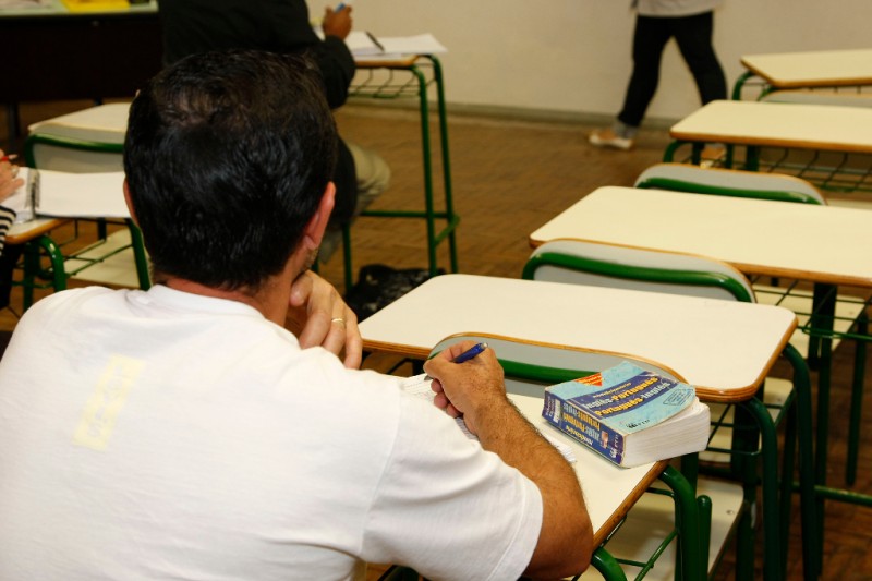 Candidatos do Encceja já podem solicitar certificação nos colégios estaduais credenciados